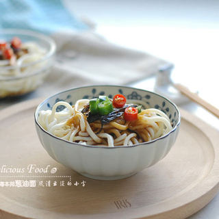 地方特色美食：上海本邦葱油面