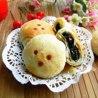 黑芝麻花生馅苏式月饼