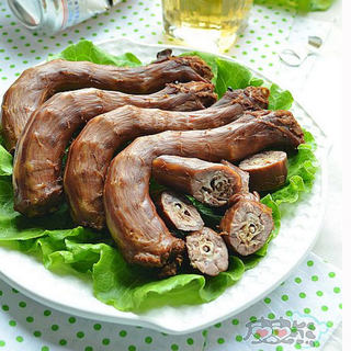 正味湖北小吃——麻辣鸭脖子