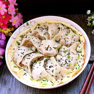 蛋皮三鲜锅贴