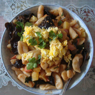 炒麻食