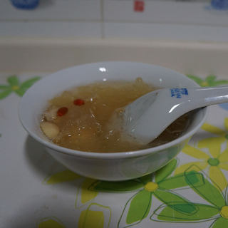 银耳莲子羹