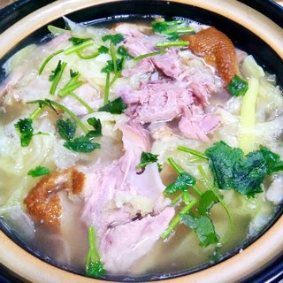 #御寒美食#鸭架炖白菜