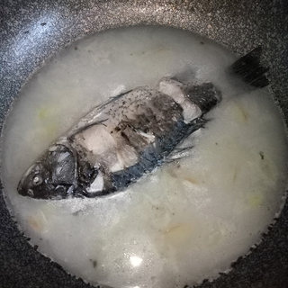 月子餐＃鲫鱼汤