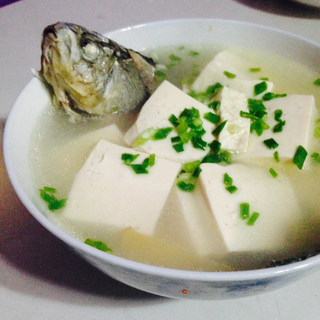 鲫鱼豆腐汤
