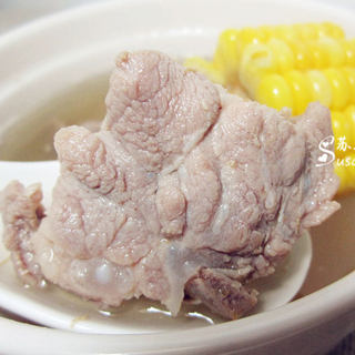 【玉米排骨汤】清甜不油腻 鲜美又营养