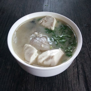 鲫鱼豆腐汤