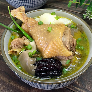 山药蘑菇土鸡汤