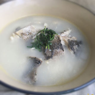 浓汤鲫鱼