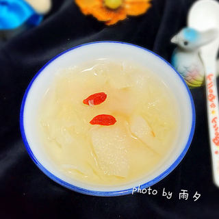 冰糖银耳炖雪梨