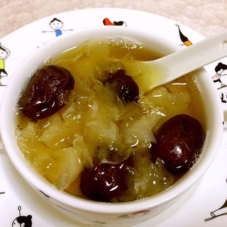 银耳雪梨红枣羹