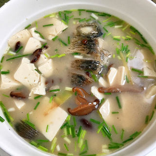 豆腐香菇鲫鱼汤