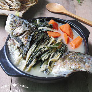 胡萝卜鲫鱼菜干汤