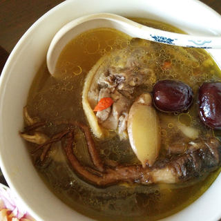 月子餐~当归红枣鸡汤