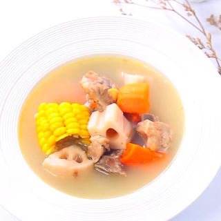 胡萝卜莲藕排骨汤  宝宝辅食，鲜甜营养好搭档