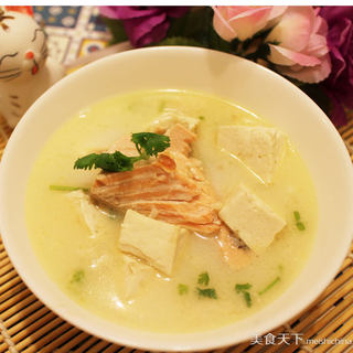 三文鱼牛奶豆腐汤