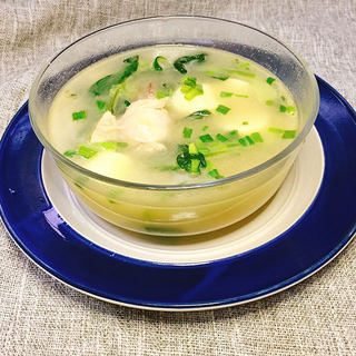 鸡腿豆腐青菜汤