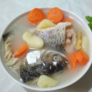 红萝卜鲩鱼汤