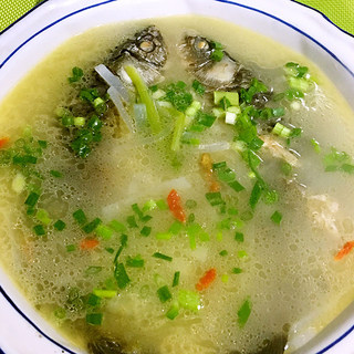 萝卜丝鲫鱼汤
