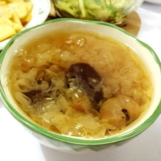 银耳红枣桂圆汤