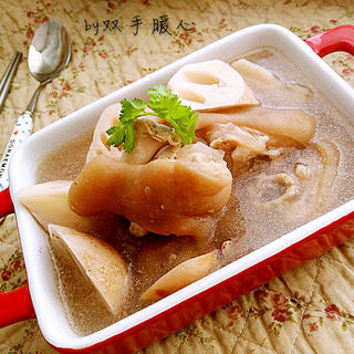 莲藕猪蹄汤