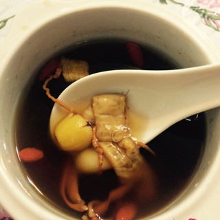 滋补红枣花胶炖汤