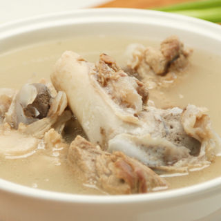 大棒骨熬的大骨头汤