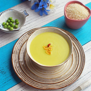 补蛋白质，补维生素【蛋黄豌豆米糊】