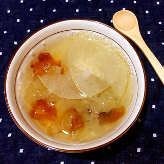 银耳桃胶皂角米羹