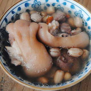花生猪脚汤