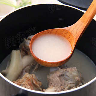 宝宝餐系列：万能骨头汤，附胡萝卜泥
