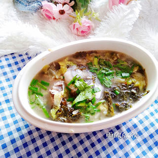 砂锅鱼头紫菜汤