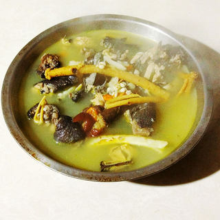 药膳乌鸡汤