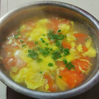 鸡蛋美食——酸甜口味番茄蛋花汤
