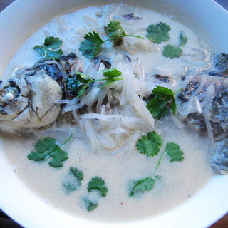 萝卜丝鲫鱼汤——冬季滋补汤品