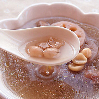 莲藕花生煲凤爪汤