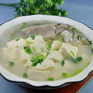 鲫鱼豆腐汤