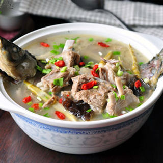 羊排鲫鱼汤