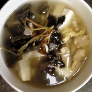 嫩豆腐鱼腥草汤