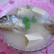 鲫鱼豆腐汤
