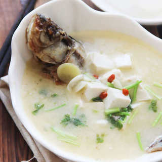 不用任何增鲜调料也很鲜美的汤——枸杞鲫鱼豆腐汤