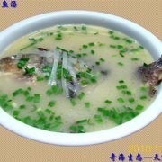 【秋冬绿盾】---《蒜香萝卜鲫鱼汤》