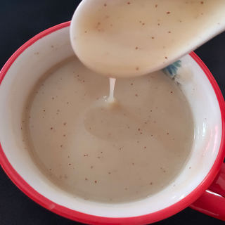 红枣雪梨银耳莲子羹