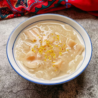 冰糖莲藕银耳汤