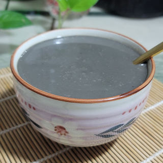 红枣小米黑芝麻糊