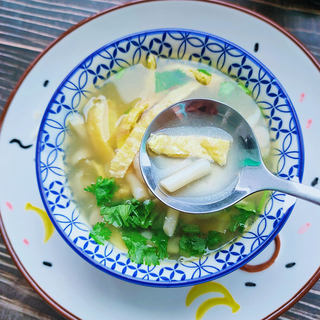 白玉菇蛋皮汤