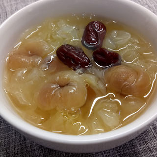 桂圆红枣银耳羹