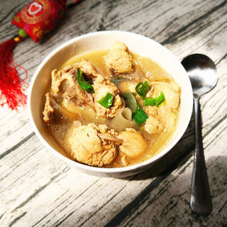 鸡架粉皮汤