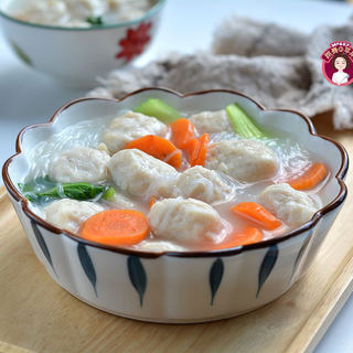 胡萝卜鱼丸粉丝汤