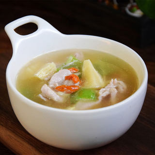 春笋枸杞瘦肉汤
